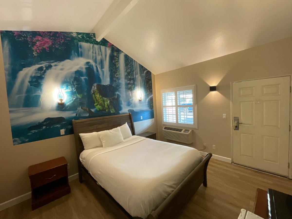 Escondido Inn Luaran gambar