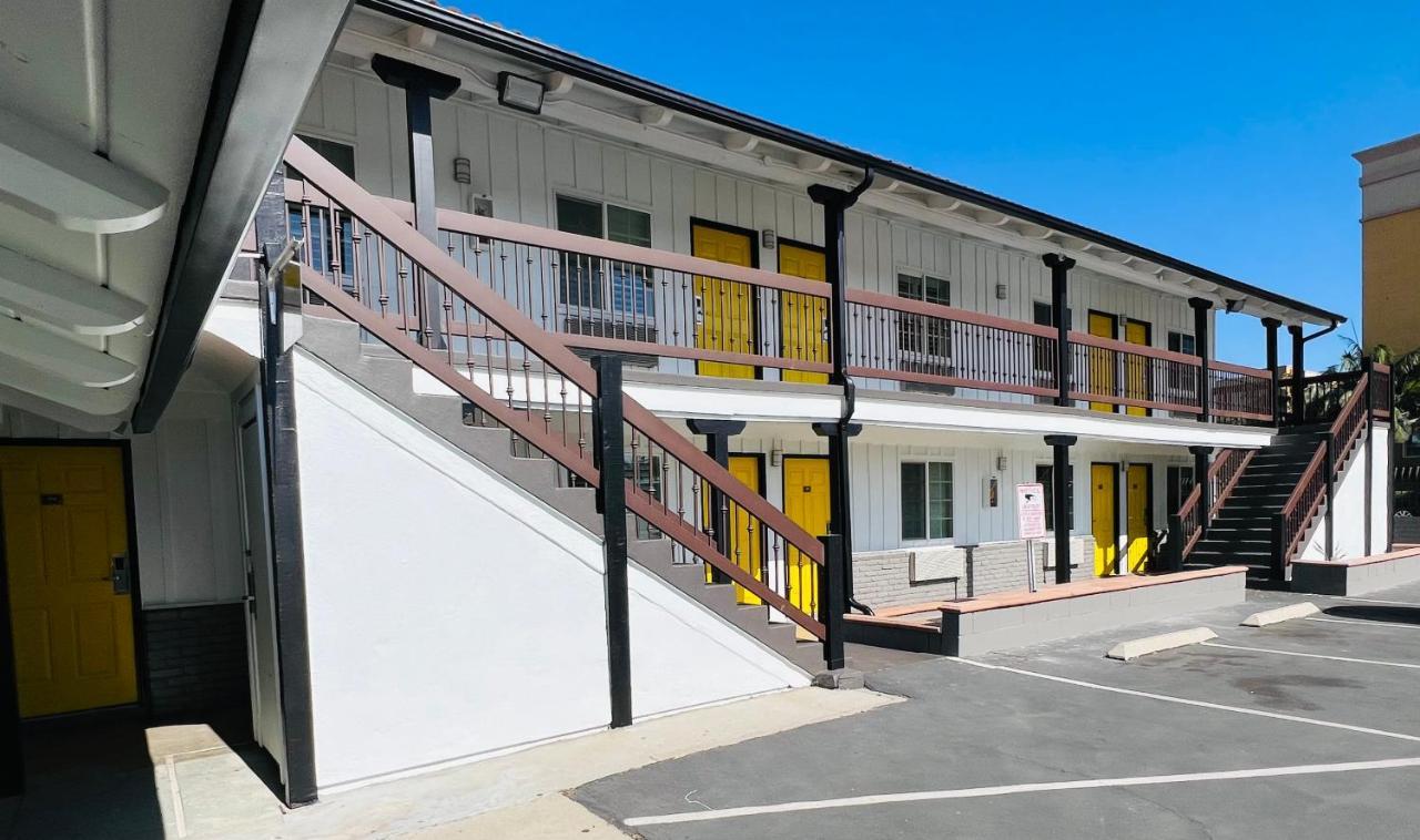 Escondido Inn Luaran gambar