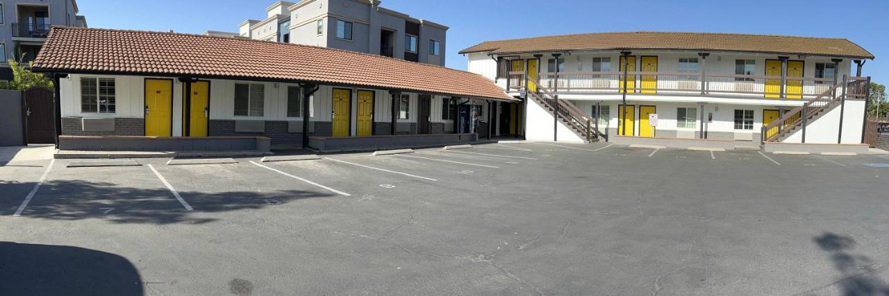 Escondido Inn Luaran gambar