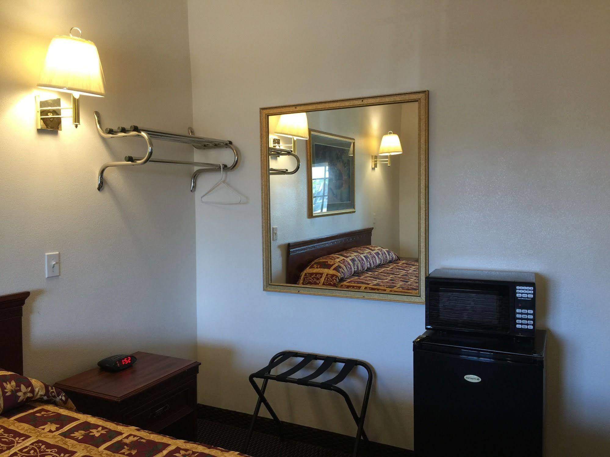 Escondido Inn Luaran gambar