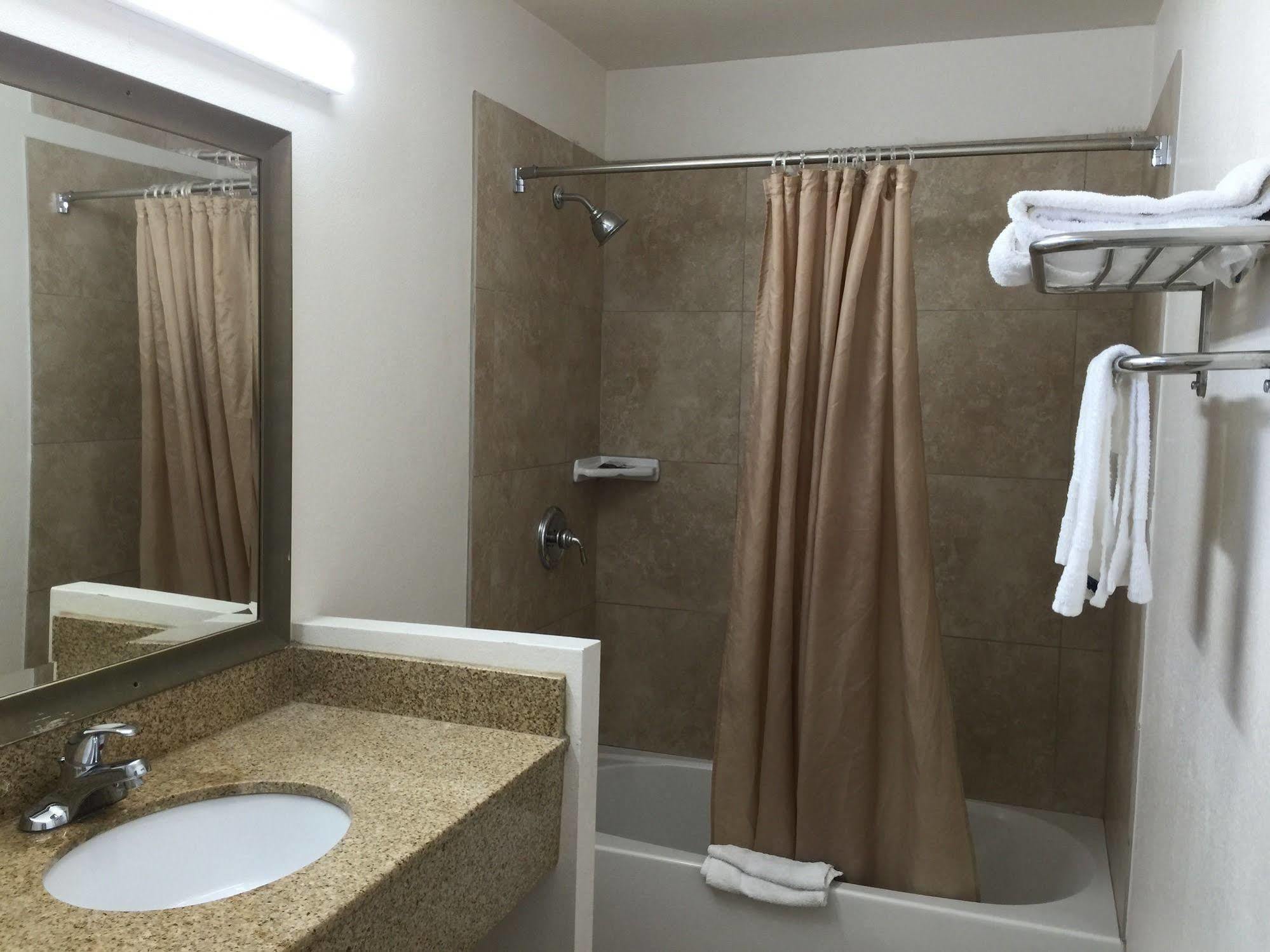 Escondido Inn Luaran gambar